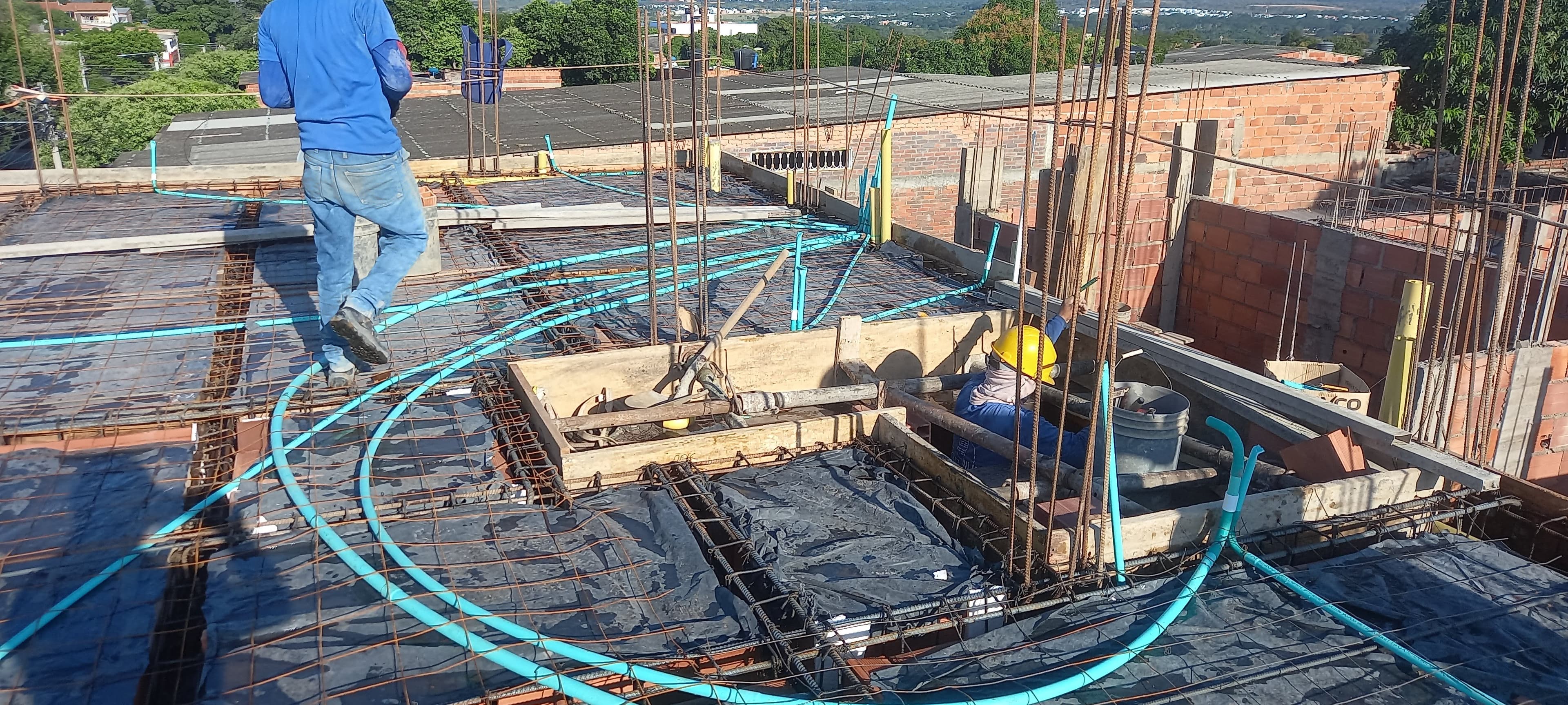Equipo Riverpar SAS en obra de construcción